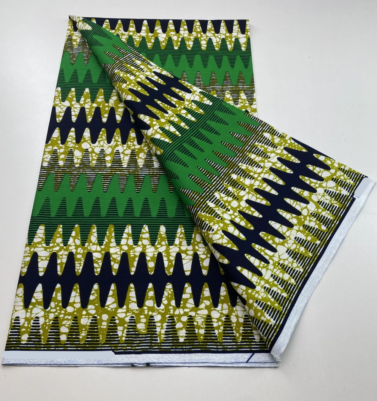 High Quality Real Guraunteed 100% Cotton African Wax Prints Fabric 6yards Pagne Tissu Wax Ankara Printed Loincloths N5-325-1
High Quality Real Guraunteed 100% Cotton African Wax Prints Fabric 6yards Pagne Tissu Wax Ankara Printed Loincloths N5-325-1
