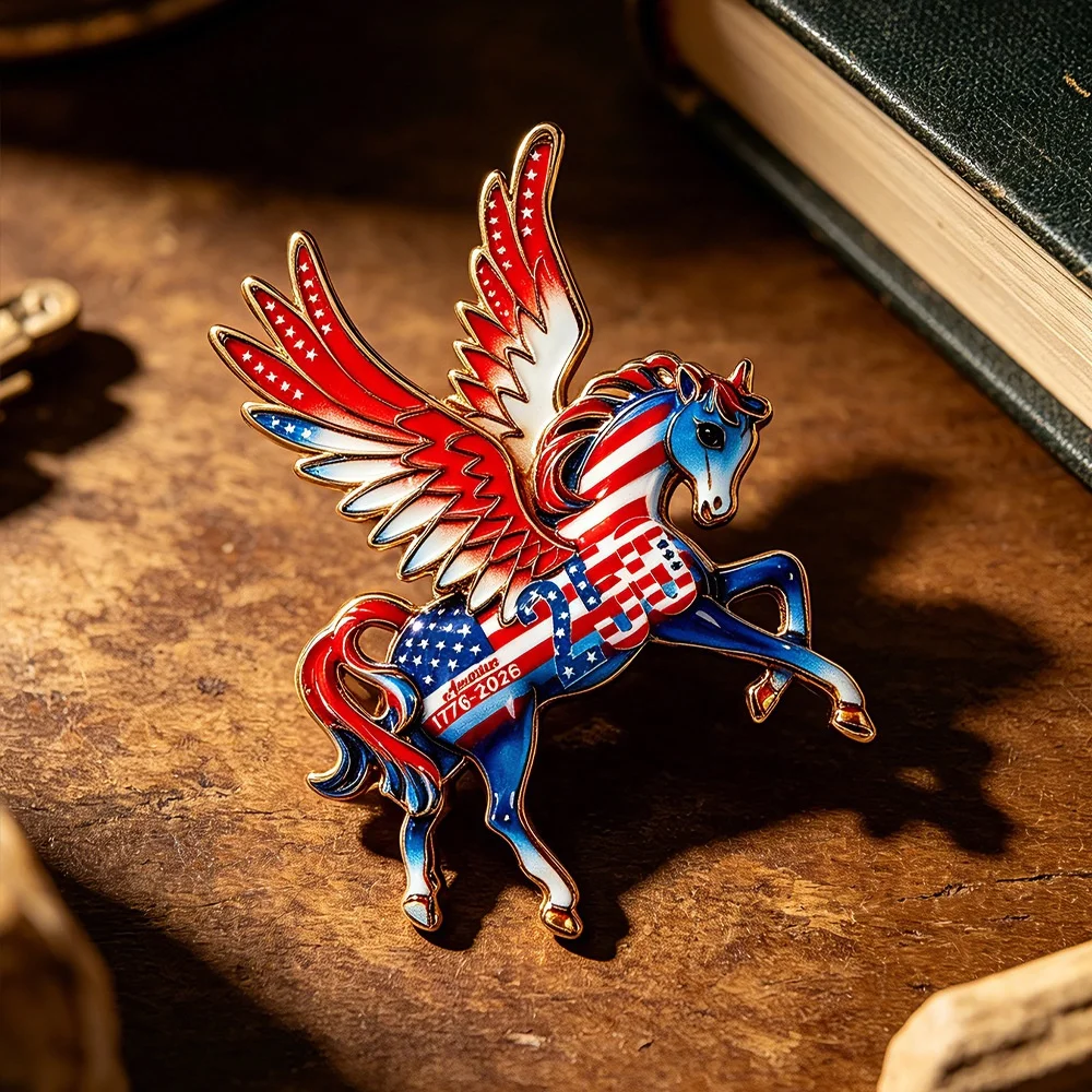 USA 250th Anniversary Pegasus Brooch – American Flag Enamel Winged Horse Pin for Independence Day 1776-2026
USA 250th Anniversary Pegasus Brooch – American Flag Enamel Winged Horse Pin for Independence Day 1776-2026