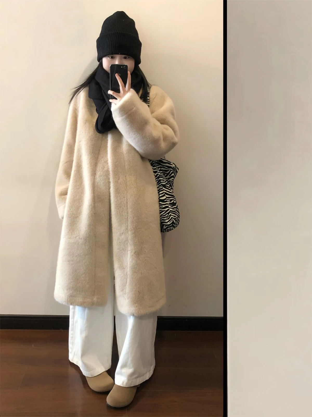 Замшевая меховая куртка с длинным воротником-стойкой, женская зимняя корейская норковая бархатная ветрозащитная теплая кожаная шуба 2024, Новое поступление
Замшевая меховая куртка с длинным воротником-стойкой, женская зимняя корейская норковая бархатная ветрозащитная теплая кожаная шуба 2024, Новое поступление