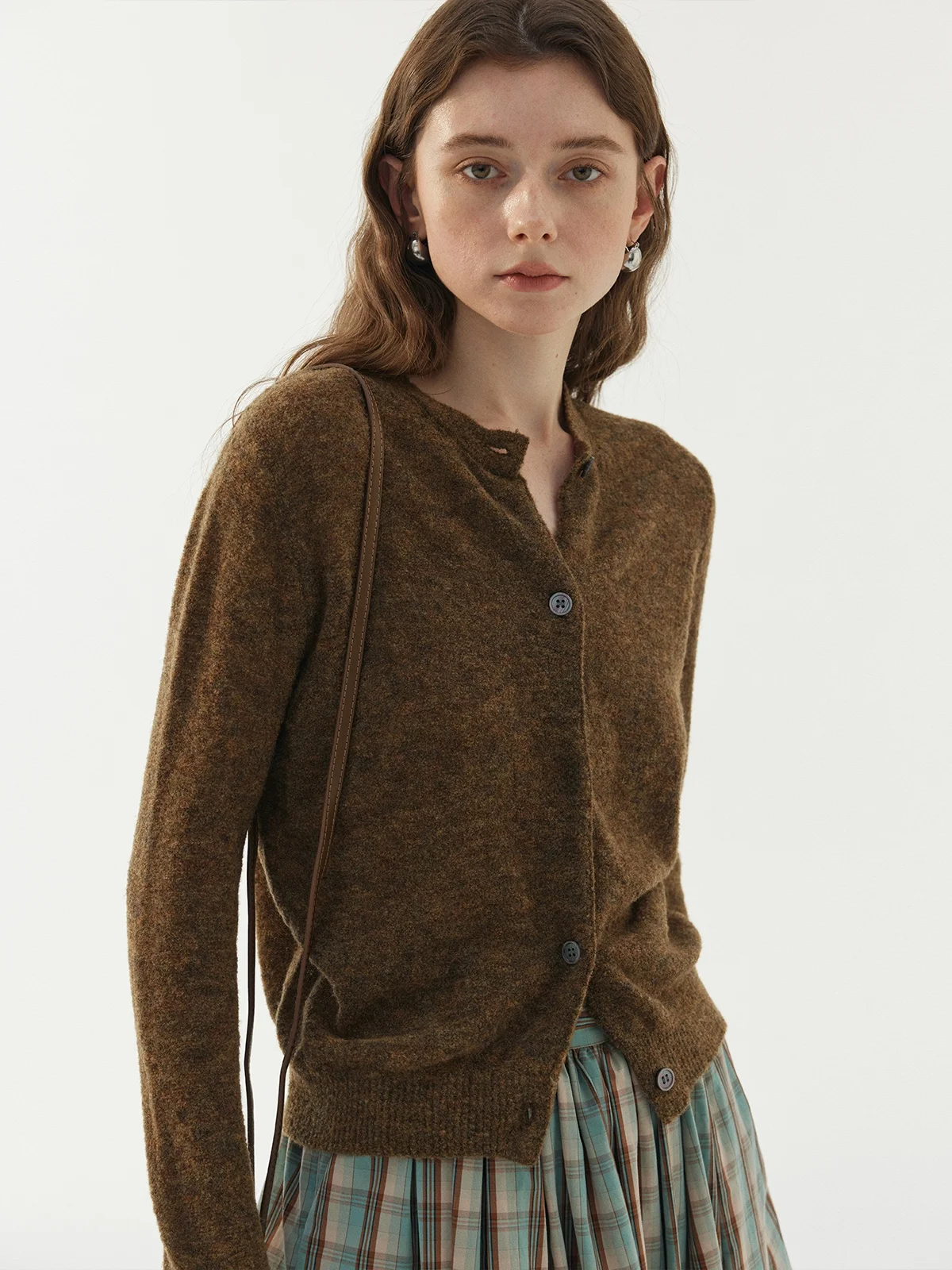 Вязаный открытый кардиган Camere с пустой этикеткой, тонкий модели 67, осенне-зимний женский свободный длинный топ све
Вязаный открытый кардиган Camere с пустой этикеткой, тонкий модели 67, осенне-зимний женский свободный длинный топ све