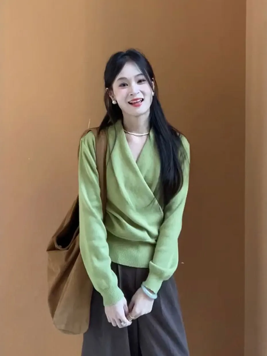 Korean Style Green Cross V-Neck Knitted Sweater Women's Autumn Winter Short Inner Wear Base Shirt Luxury Feeling Top
Korean Style Green Cross V-Neck Knitted Sweater Women's Autumn Winter Short Inner Wear Base Shirt Luxury Feeling Top