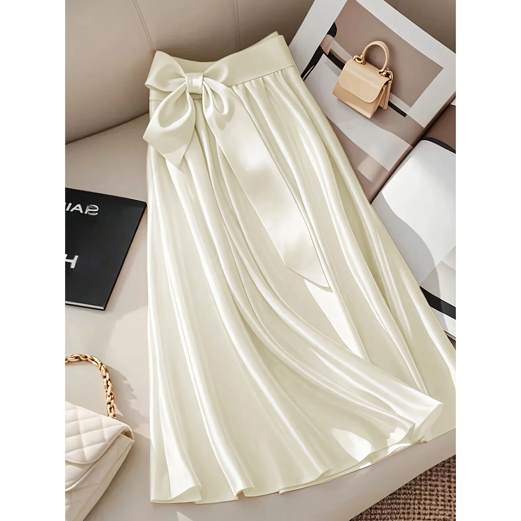 Elegant Waist Bow Skirt Midi Skirt Stylish Waist Design Neutral Style for Spring Season Other Material 100% Other Fabric Process
Elegant Waist Bow Skirt Midi Skirt Stylish Waist Design Neutral Style for Spring Season Other Material 100% Other Fabric Process