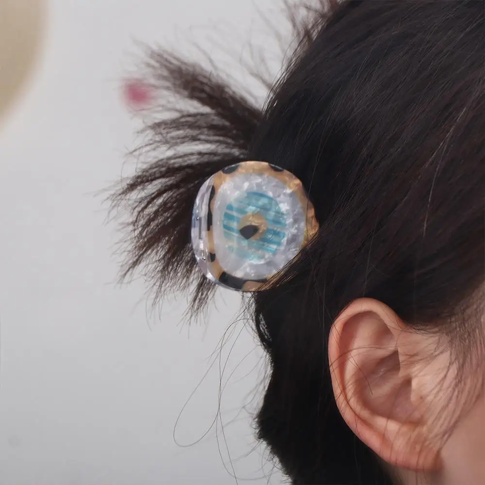 PVC Blue Demon Eye Hair Claw Ponytail Holder Kroean Style Blue Devil's Eye Shark Clip Hair Accessories Hairpin Hair Clip Girls
PVC Blue Demon Eye Hair Claw Ponytail Holder Kroean Style Blue Devil's Eye Shark Clip Hair Accessories Hairpin Hair Clip Girls