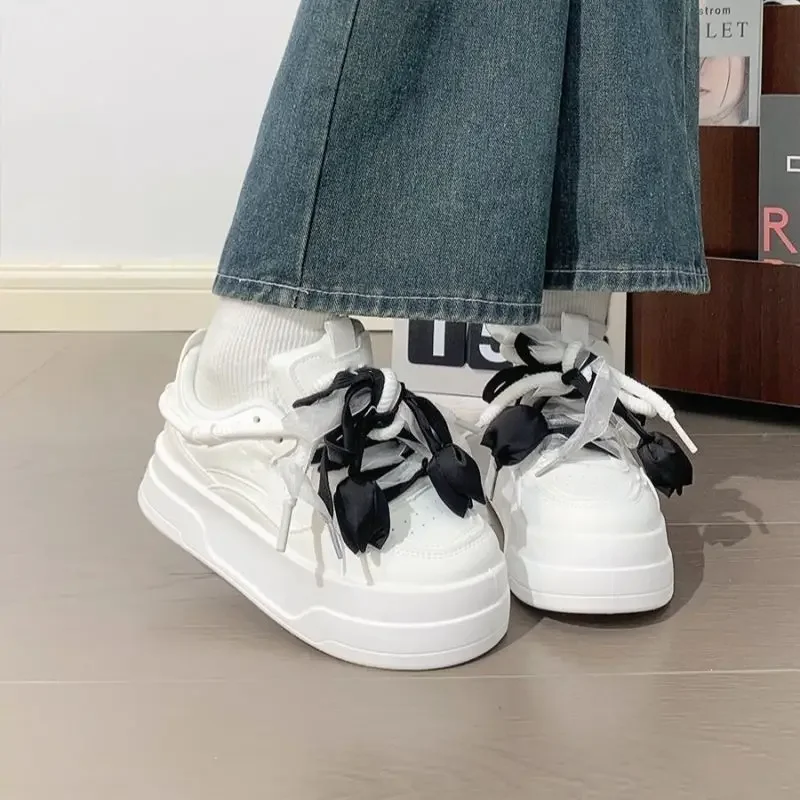 Women Shoes 2025 Original Design Black Rose White Sneakers Platform Sole Height Increasing Casual Board Shoes Niche Versatile
Women Shoes 2025 Original Design Black Rose White Sneakers Platform Sole Height Increasing Casual Board Shoes Niche Versatile