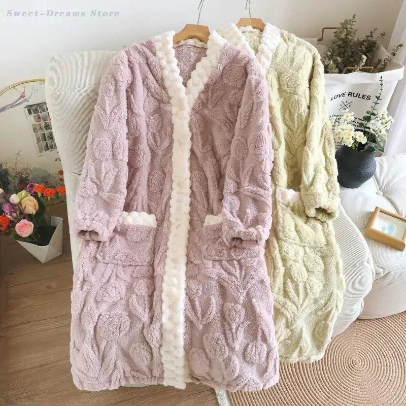 Thick Coral Fleece V-Neck Nightdress Tulip Flannel Nightgown Autumn Winter Warm Sleepwear Bathrobe Girl Sweet Lingerie Home Wear
Thick Coral Fleece V-Neck Nightdress Tulip Flannel Nightgown Autumn Winter Warm Sleepwear Bathrobe Girl Sweet Lingerie Home Wear