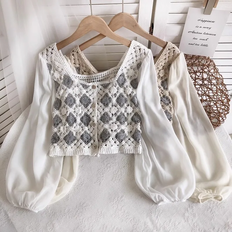 Sweet Square Neck Shirts & Blouses Women Summer 2025 New Korean Fashion Hollow Tops Chiffon Lantern Sleeve Short Loose Blouse
Sweet Square Neck Shirts & Blouses Women Summer 2025 New Korean Fashion Hollow Tops Chiffon Lantern Sleeve Short Loose Blouse