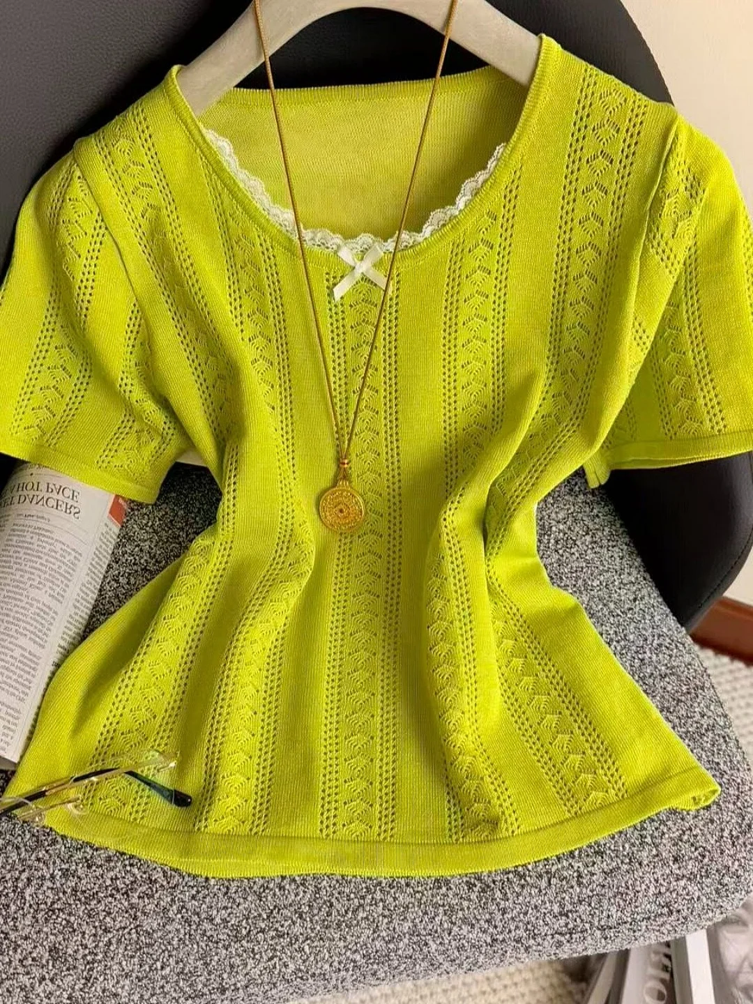 Green Slim Fit Knitted Short Sleeve T-Shirt Fashionable Women's Unique Beautiful Small Top City Walk Clean Fit Soft Wool Blend
Green Slim Fit Knitted Short Sleeve T-Shirt Fashionable Women's Unique Beautiful Small Top City Walk Clean Fit Soft Wool Blend