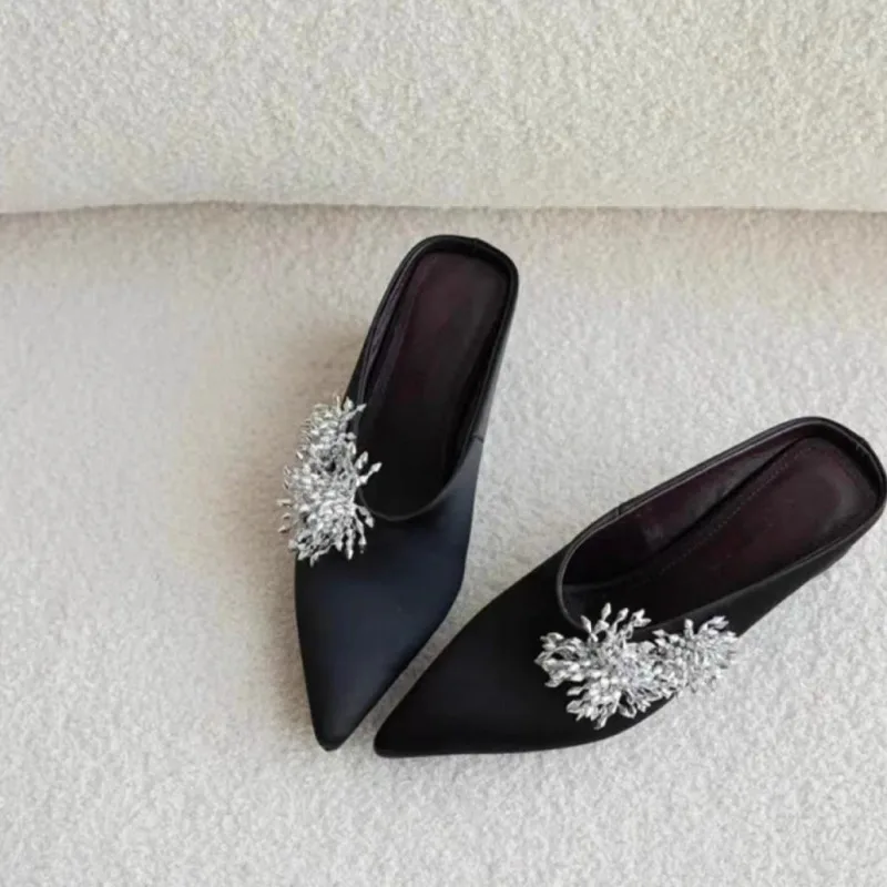 Fashion Designer Women Shoes New Exquisite Metal Decoration Wedge Heel Slippers for Woman Comfortable Casual Shoes Zapatos Mujer
Fashion Designer Women Shoes New Exquisite Metal Decoration Wedge Heel Slippers for Woman Comfortable Casual Shoes Zapatos Mujer