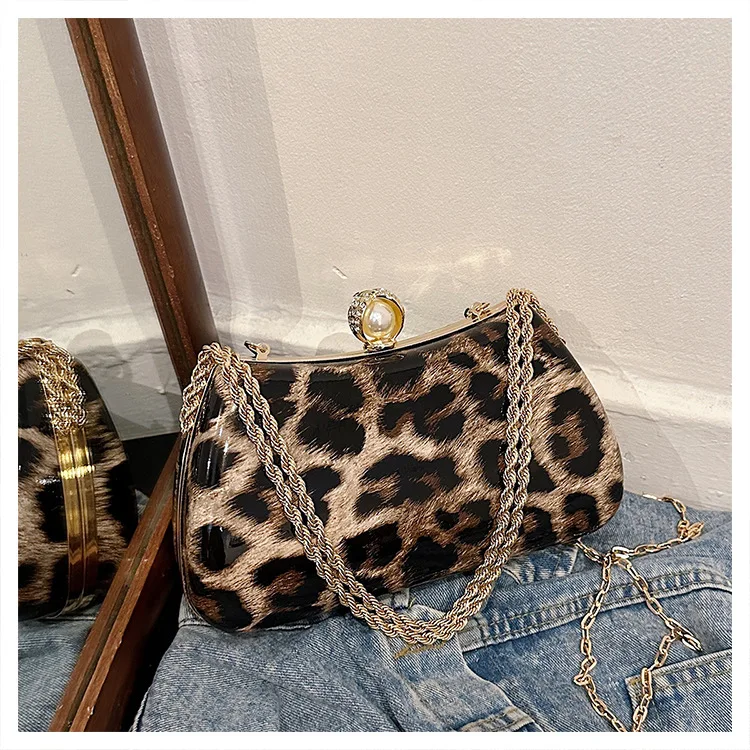 Chain Clutch Bag Fashion Evening Party Purse Phone Bag Lady Brown Leopard Printing Handbag Small Box Crossbody Bag Ladies
Chain Clutch Bag Fashion Evening Party Purse Phone Bag Lady Brown Leopard Printing Handbag Small Box Crossbody Bag Ladies