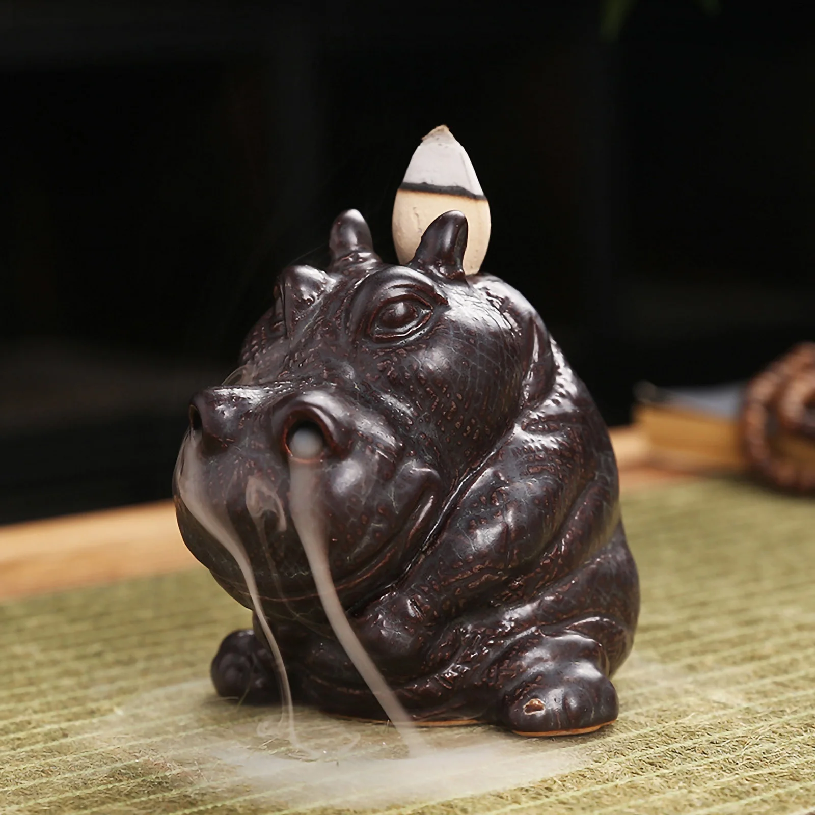 1Pcs Exquisite Ceramic Backflow Incense Burner Tea Pet Decoration for Tea Home Office Decoration
1Pcs Exquisite Ceramic Backflow Incense Burner Tea Pet Decoration for Tea Home Office Decoration