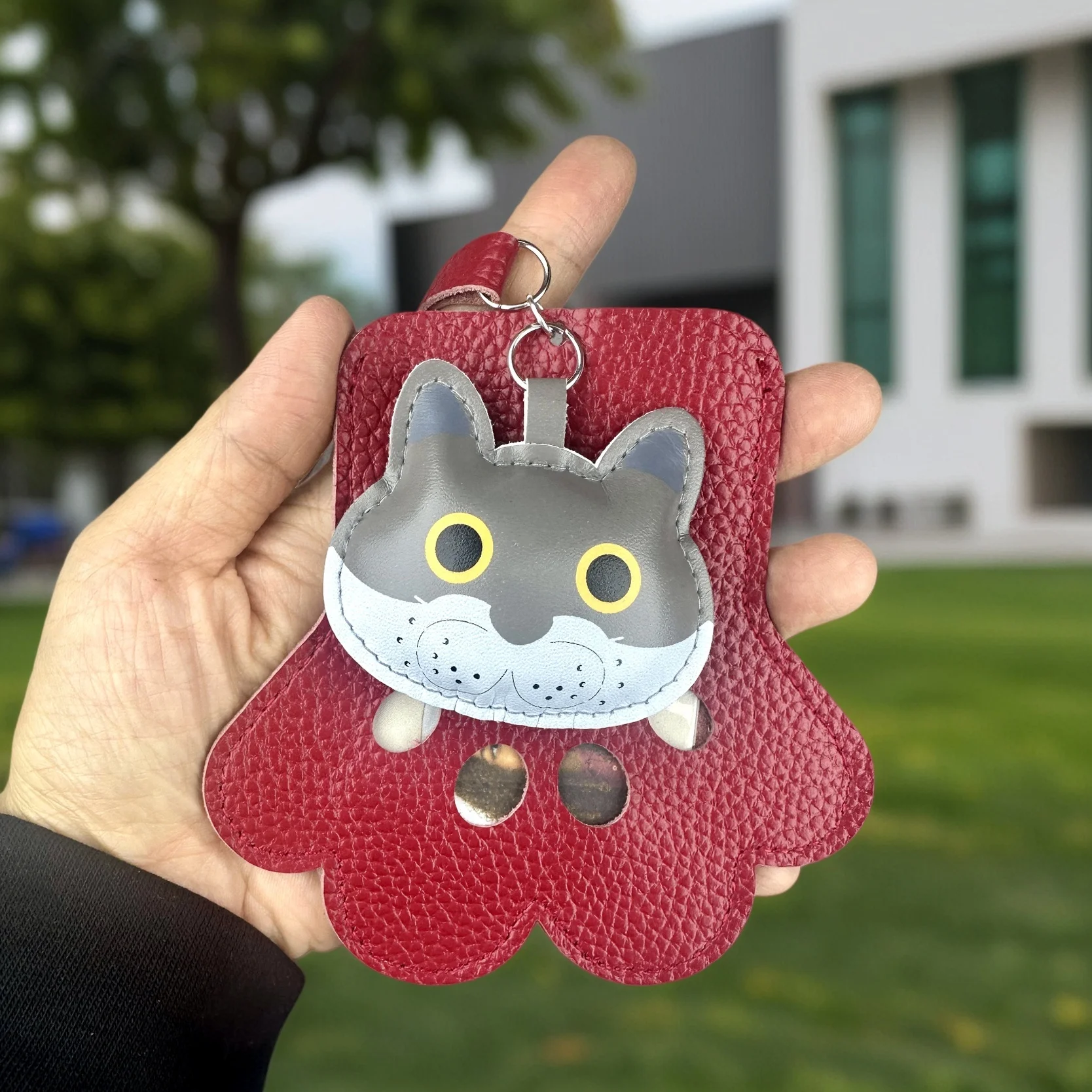 Держатель для карт из натуральной коровьей кожи ручной работы с очаровательным подвеской в виде котенка из искусственной кожи - идеальный подарок/сумка, аксессуар/держатель для карт
Держатель для карт из натуральной коровьей кожи ручной работы с очаровательным подвеской в виде котенка из искусственной кожи - идеальный подарок/сумка, аксессуар/держатель для карт