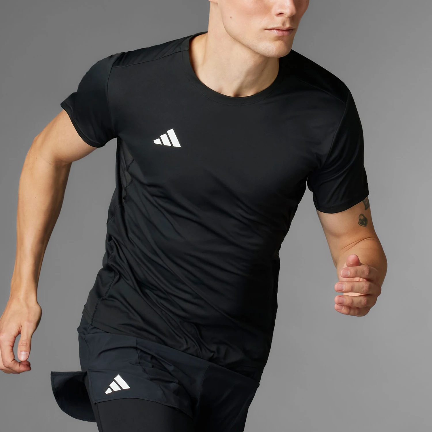 Adidas Official New Men's Round Neck Breathable Running T-shirt IN1156
Adidas Official New Men's Round Neck Breathable Running T-shirt IN1156