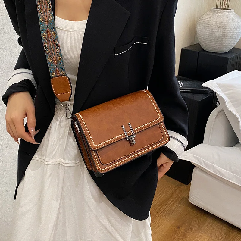 2025 Vintage Square Bag for Women - Stylish Crossbody Purse with Wide Strap, Retro Shoulder Bag, Trendy & Versatile, Ins Fashion
2025 Vintage Square Bag for Women - Stylish Crossbody Purse with Wide Strap, Retro Shoulder Bag, Trendy & Versatile, Ins Fashion