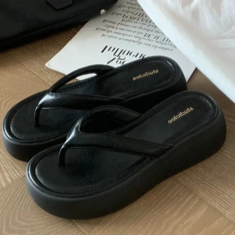 Fashion Simple Style Solid Thick Soled Women's Flip Flops Summer New Casual Clip Toe Comfort Non Slip Women Shoes Мюли Женские
Fashion Simple Style Solid Thick Soled Women's Flip Flops Summer New Casual Clip Toe Comfort Non Slip Women Shoes Мюли Женские
