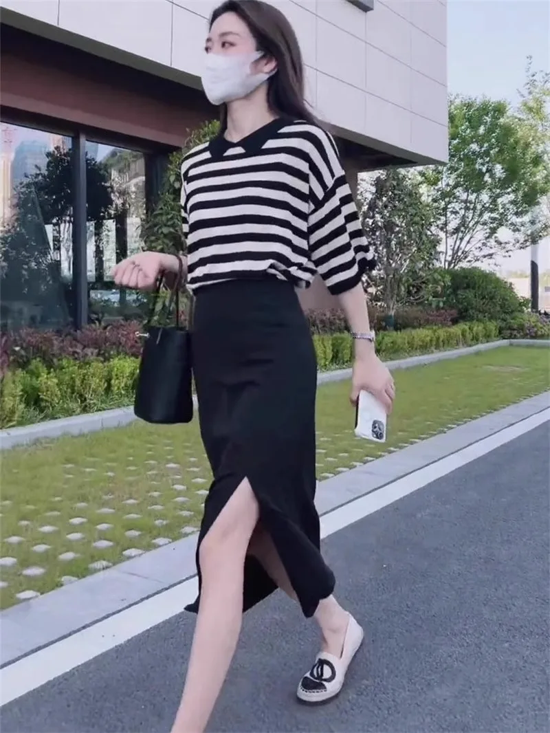Trendy Striped Doll Collar Women's T-shirt Split Half Skirt Two-piece Set Loose Versatile Elegant Fashion Ensemble
Trendy Striped Doll Collar Women's T-shirt Split Half Skirt Two-piece Set Loose Versatile Elegant Fashion Ensemble