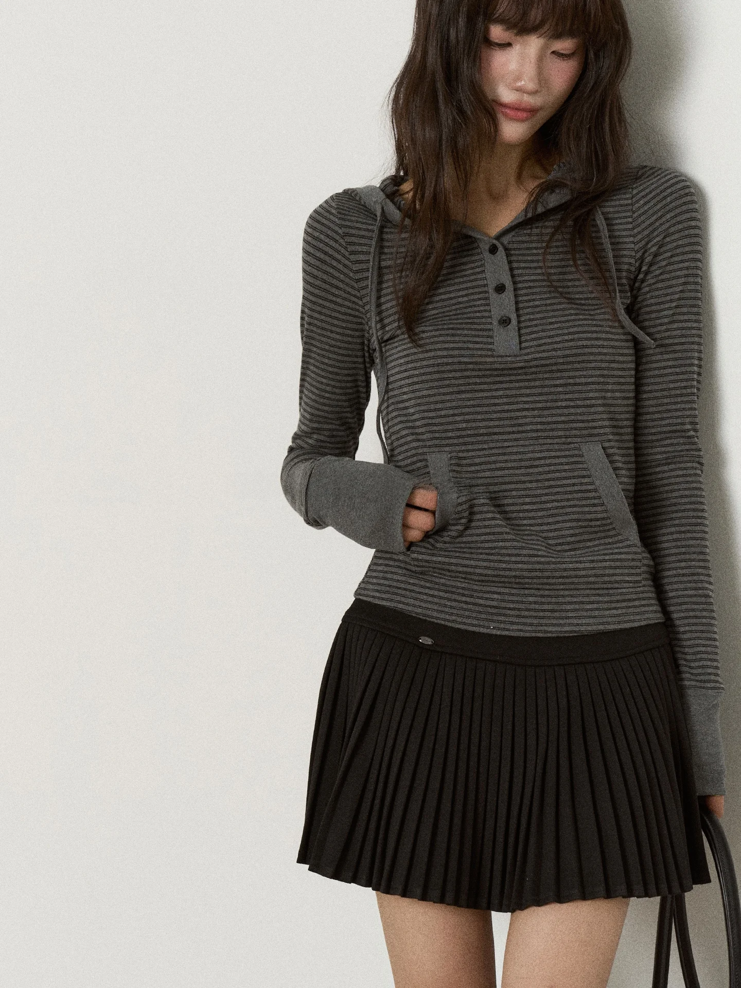 Женская приталенная футболка Flower7 с длинным рукавом, капюшоном и полосатым дизайном, дышащая, удобная, в корейском стиле, из полиэстера
Женская приталенная футболка Flower7 с длинным рукавом, капюшоном и полосатым дизайном, дышащая, удобная, в корейском стиле, из полиэстера