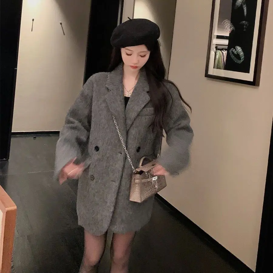 UNXX Gray Woolen Blazer for Women Female Office Lady Autumn and Winter Thickened Unique Woolen Coat Trendy Style High Quality
UNXX Gray Woolen Blazer for Women Female Office Lady Autumn and Winter Thickened Unique Woolen Coat Trendy Style High Quality