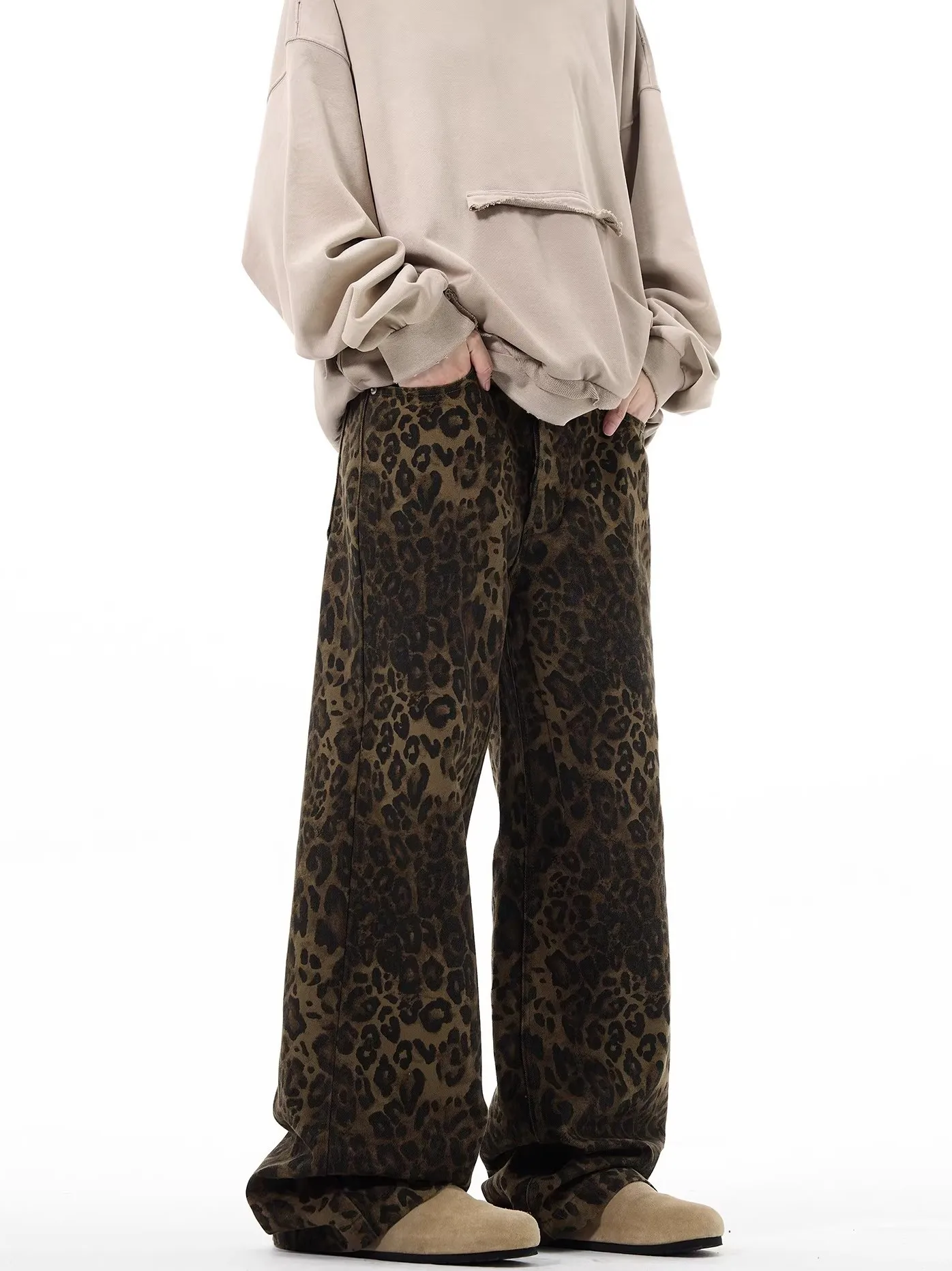 Original Vintage Leopard Print Hip Hop Loose Fit Men's Jeans Straight Leg Casual Trousers Spring Faion Cotton Denim
Original Vintage Leopard Print Hip Hop Loose Fit Men's Jeans Straight Leg Casual Trousers Spring Faion Cotton Denim