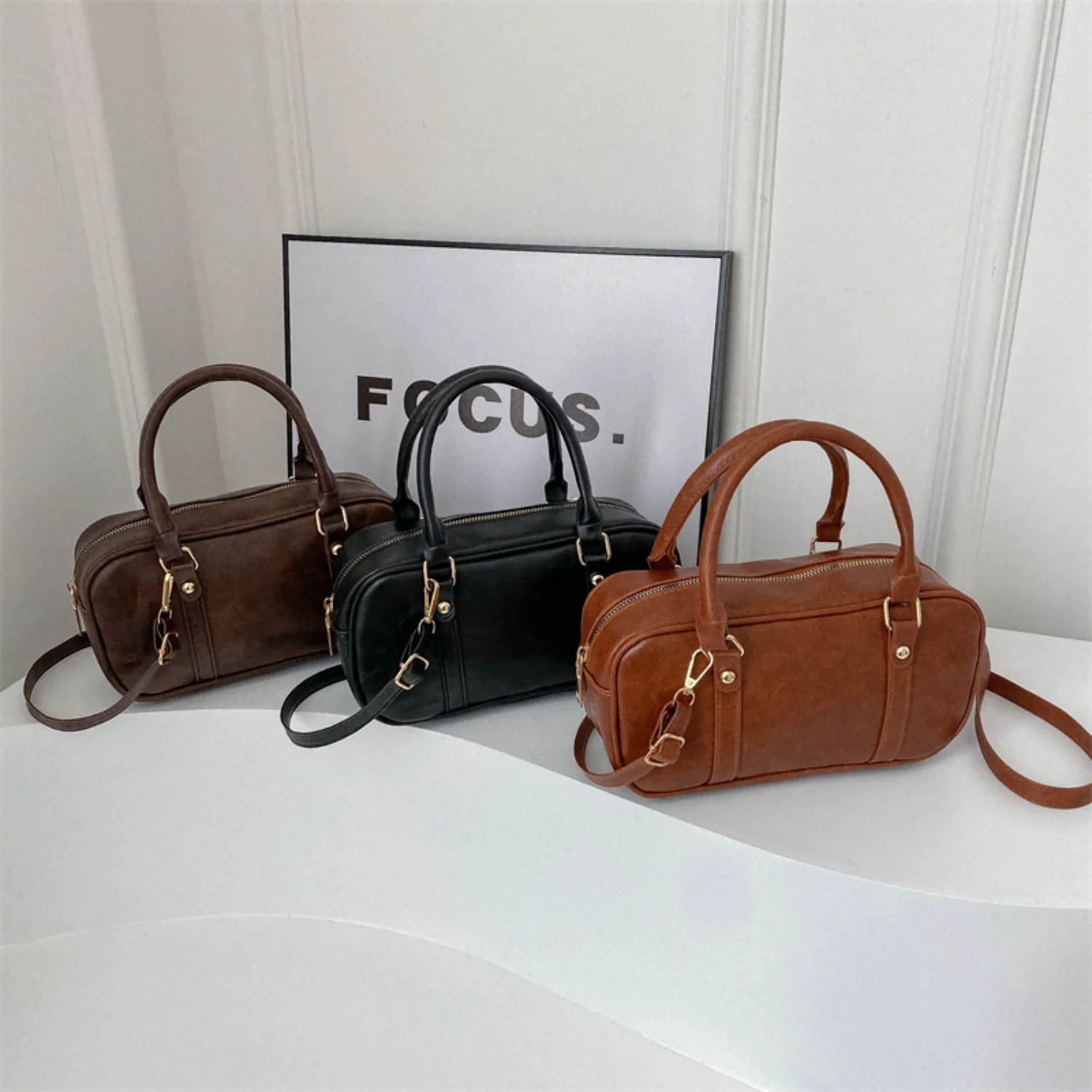 Vintage Korean Style Retro Crossbody Messenger Bag, Small Handbag, Women's Fashion Satchel Bag
Vintage Korean Style Retro Crossbody Messenger Bag, Small Handbag, Women's Fashion Satchel Bag