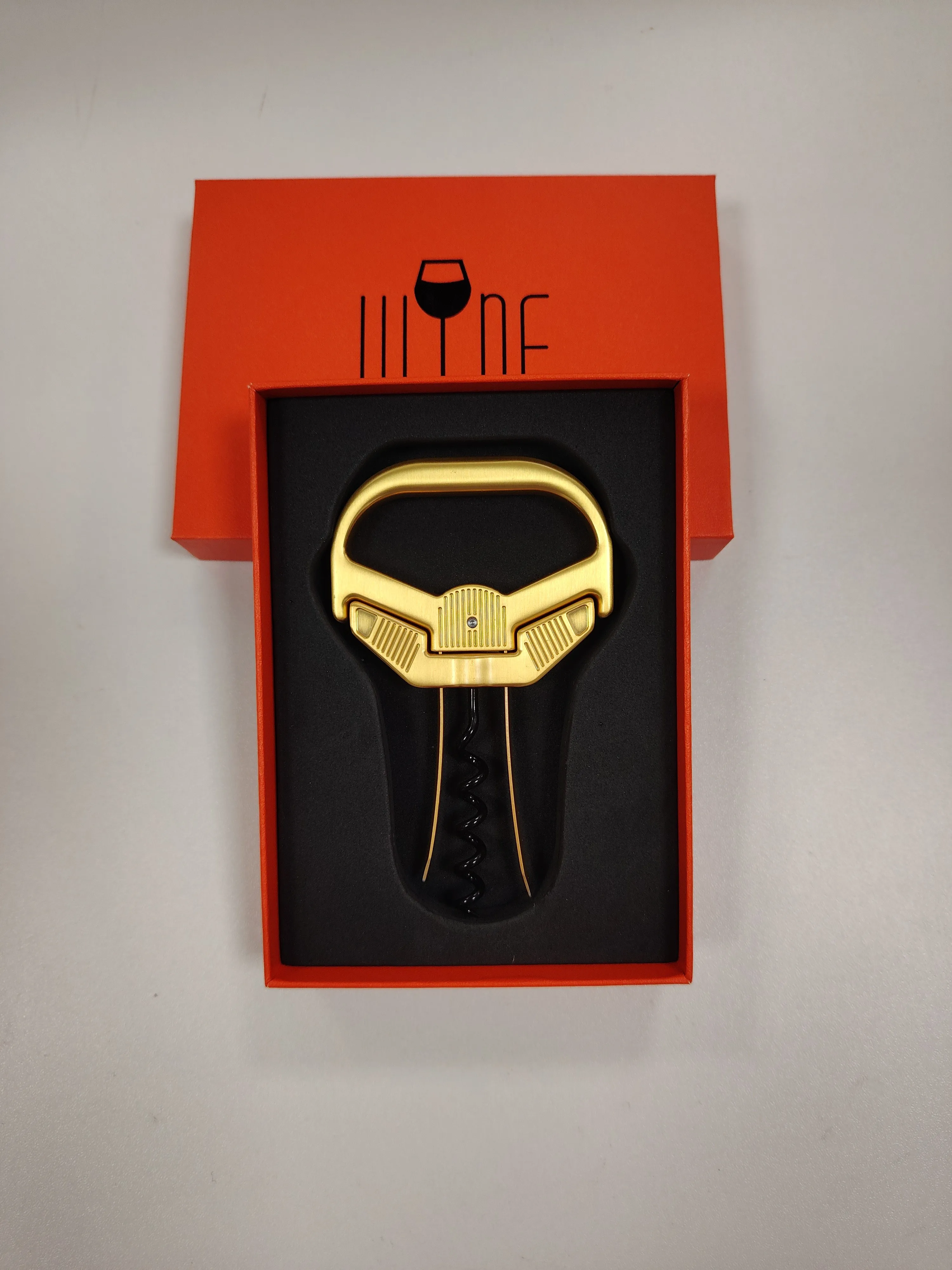New Metal Wine Bottle Opener with Diamond Handle Limited Gold Edition Household Clip Old Wine Knife Perfect Gift for Wine Enthu
New Metal Wine Bottle Opener with Diamond Handle Limited Gold Edition Household Clip Old Wine Knife Perfect Gift for Wine Enthu