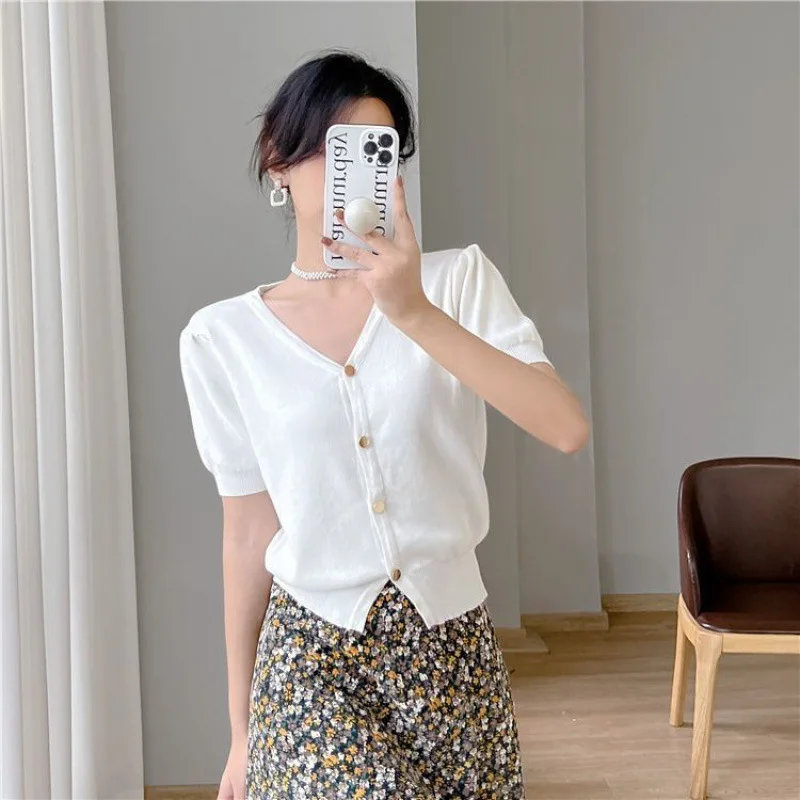Summer Thin Short Sleeve Knitted Open Cardigan Women's Soft Style Black T-Shirt Lightweight Fashionable Top V-Neck Pure Color
Summer Thin Short Sleeve Knitted Open Cardigan Women's Soft Style Black T-Shirt Lightweight Fashionable Top V-Neck Pure Color