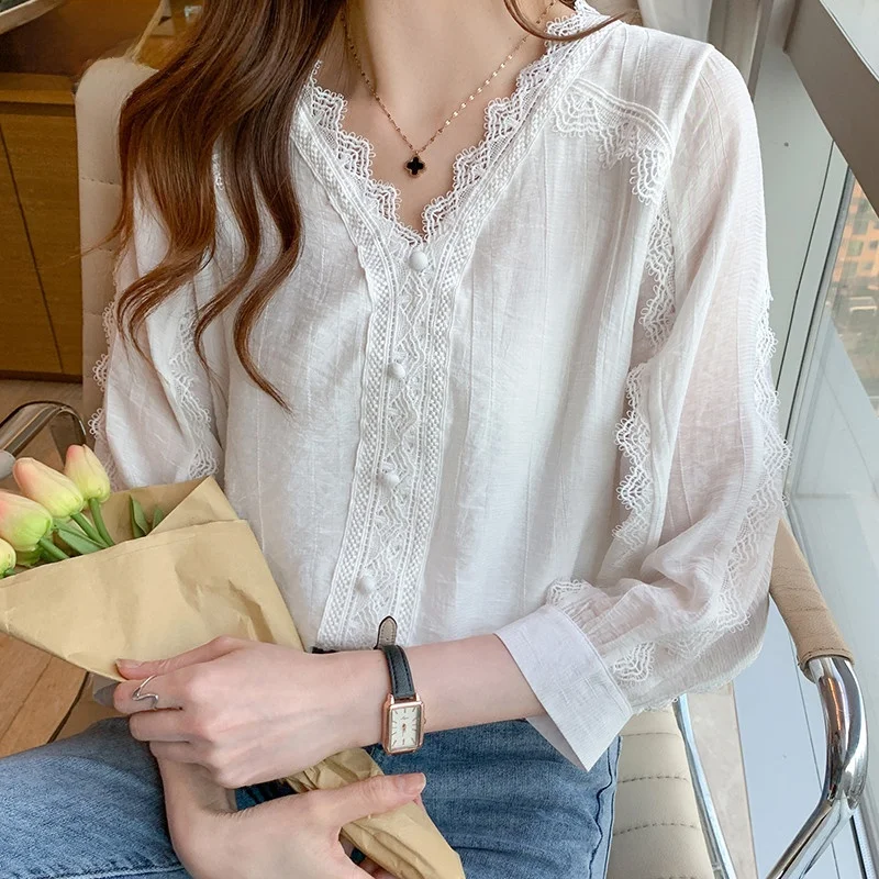 Ele Slimming V-Ne ort Sve Chiffon White irt Women's Summer Faion Korean Sle Straight Cut Lace Trim Blouse
Ele Slimming V-Ne ort Sve Chiffon White irt Women's Summer Faion Korean Sle Straight Cut Lace Trim Blouse