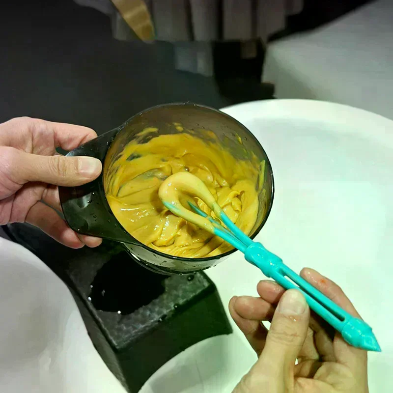 Multifunctional Hairdressing Cream Whisk Hair Color Mixer Stirrer Hair Dyeing Brush Salon Styling Tools Barber Accessories
Multifunctional Hairdressing Cream Whisk Hair Color Mixer Stirrer Hair Dyeing Brush Salon Styling Tools Barber Accessories