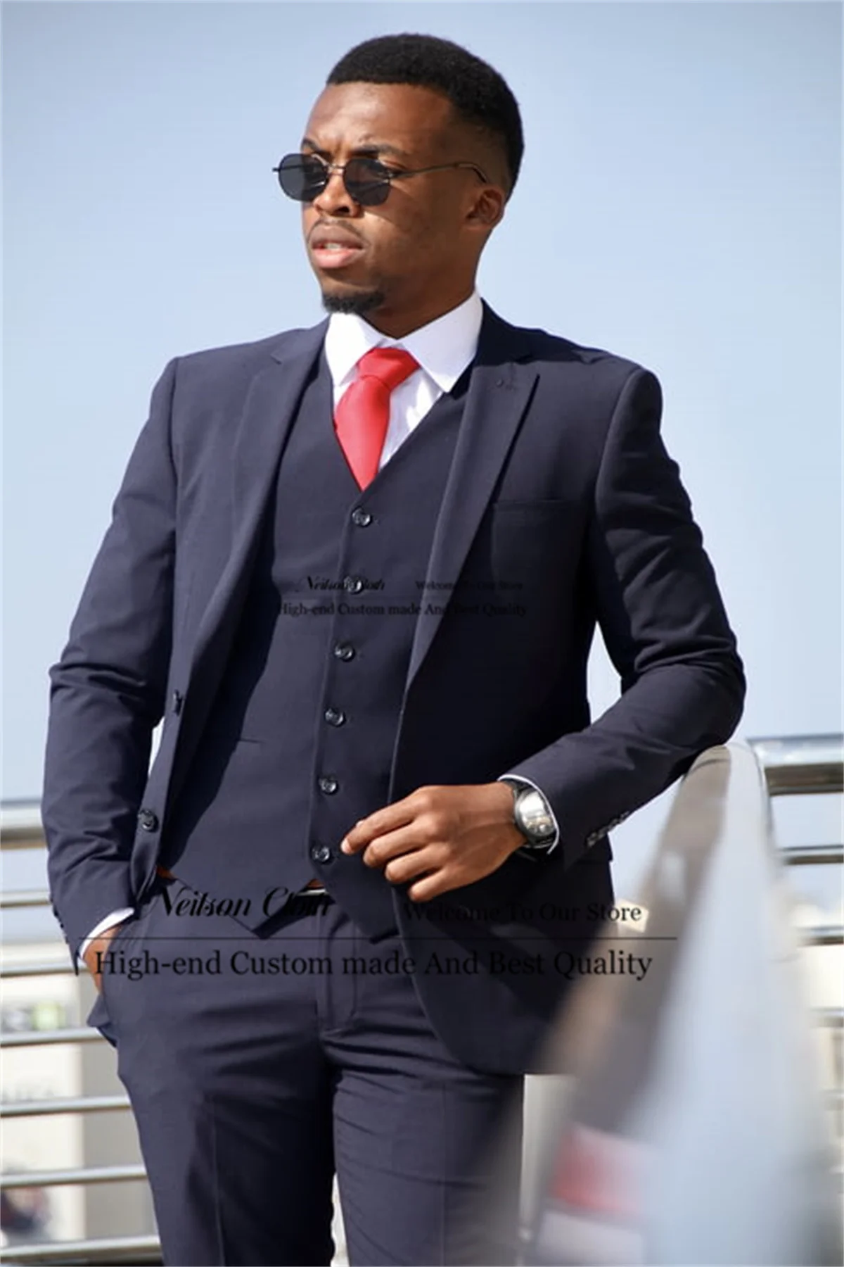 Fashion Blue Men Suits Notched Lapel Groom Wedding Tuxedos 3 Pieces Sets Male Prom Blazers Groomsmen Slim Fit Costume Homme
Fashion Blue Men Suits Notched Lapel Groom Wedding Tuxedos 3 Pieces Sets Male Prom Blazers Groomsmen Slim Fit Costume Homme