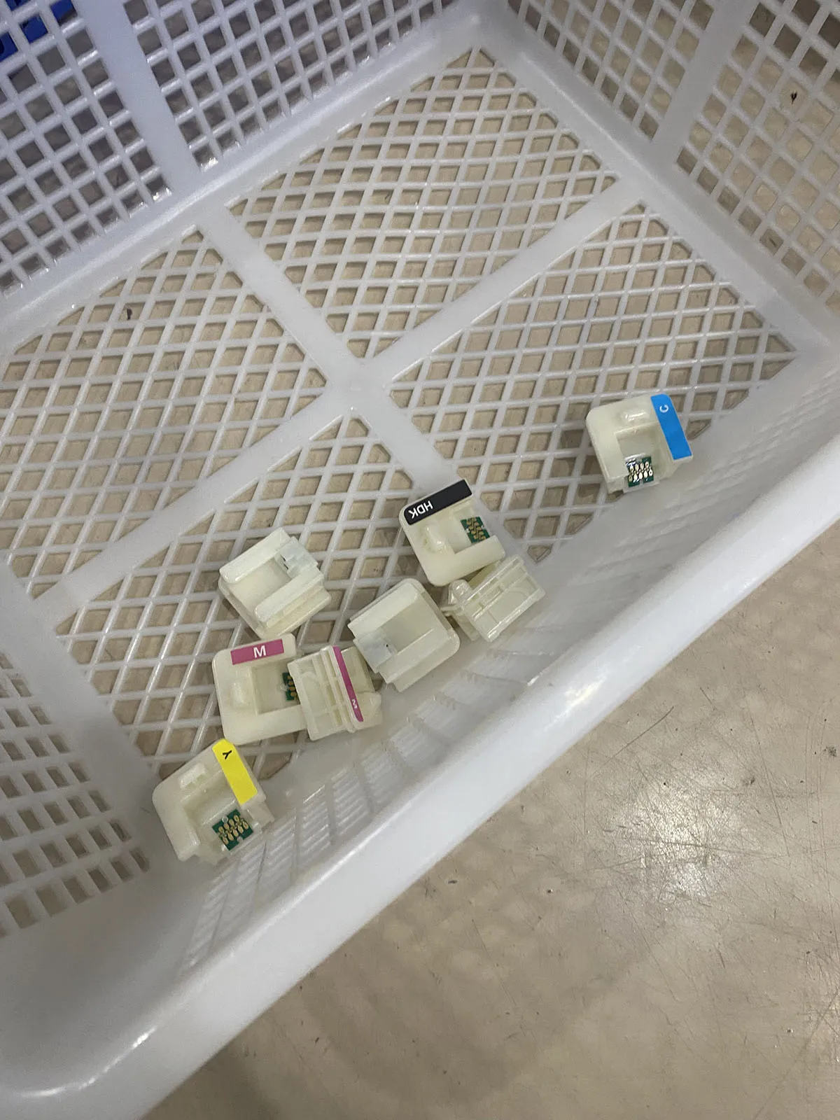 4PC T7411 T741X Cartridge Chip with holder For Epson SureColor F6000 F6070 F6200 F6270 F7000 F7070 F7100 F7170 F7200 F7270 F9300
4PC T7411 T741X Cartridge Chip with holder For Epson SureColor F6000 F6070 F6200 F6270 F7000 F7070 F7100 F7170 F7200 F7270 F9300