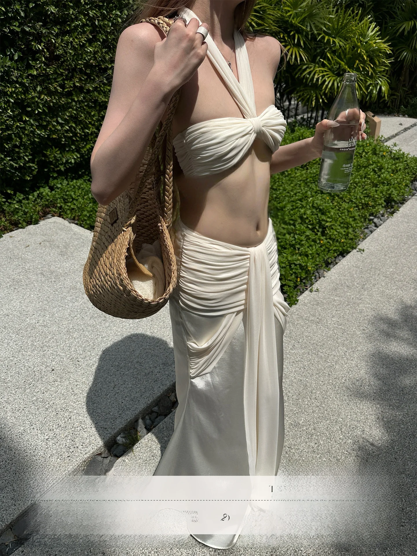 Rase Le Sol 'Muse Descends' Halter Neck Pleated Knot Bustier Skirt Set Summer Fashion Women's Short Low Waist Two-P...
Rase Le Sol 'Muse Descends' Halter Neck Pleated Knot Bustier Skirt Set Summer Fashion Women's Short Low Waist Two-P...