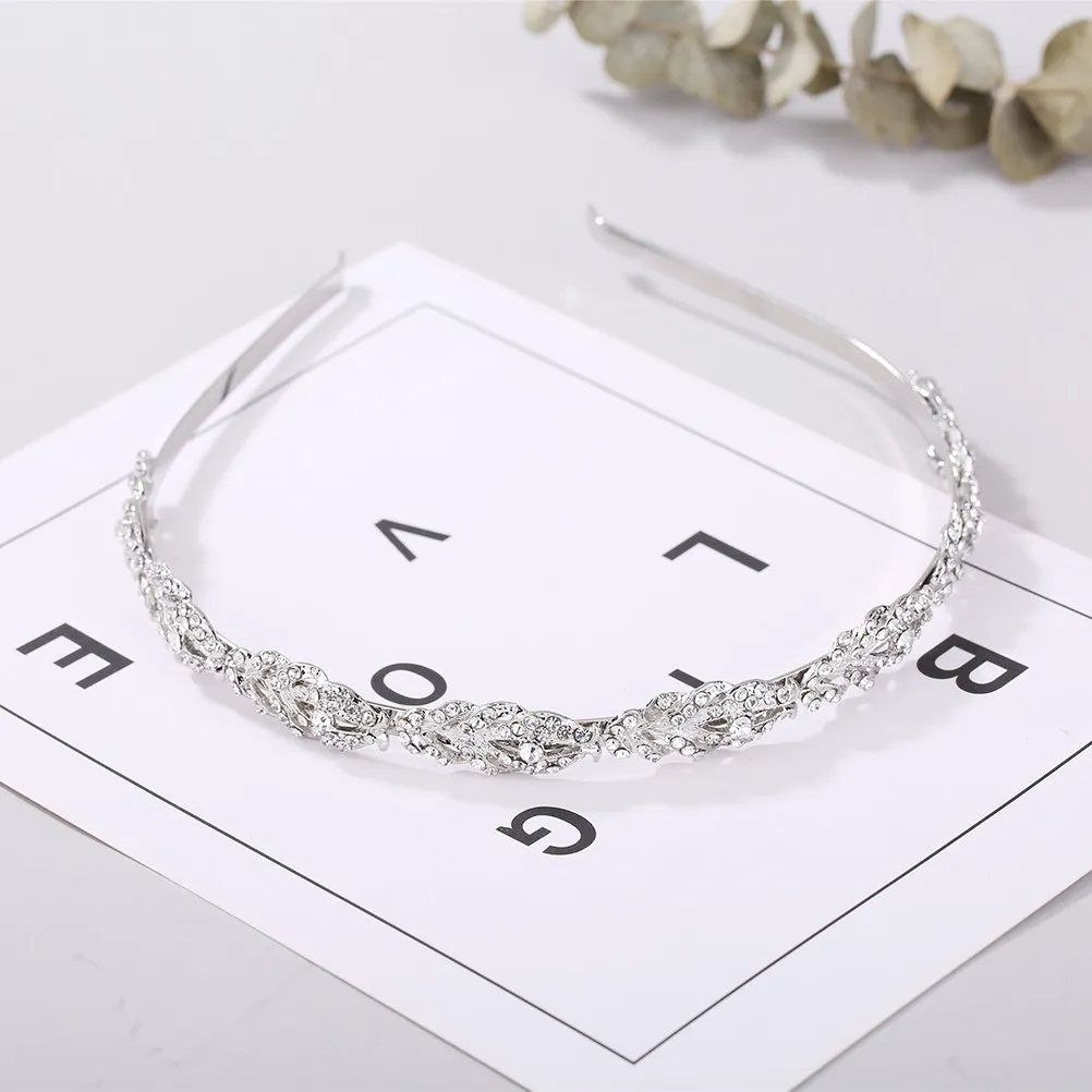 Delicate Rhinestone Headdress Crystal Bridal Hair Accessory Stylish Wedding Headband for Photo Session Graduation Ceremony
Delicate Rhinestone Headdress Crystal Bridal Hair Accessory Stylish Wedding Headband for Photo Session Graduation Ceremony