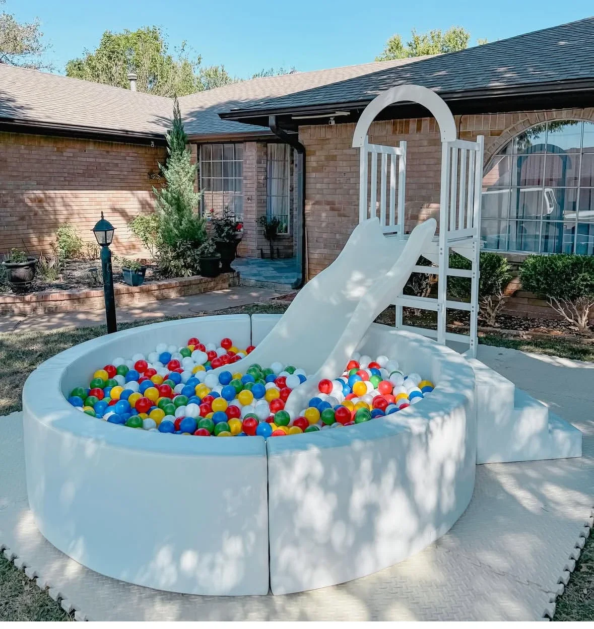 White Soft Play 7ft Ball Pit with Slide Kids Outdoor Playground Set Indoor Toddlers Soft Play Equipmentpromote Sales
White Soft Play 7ft Ball Pit with Slide Kids Outdoor Playground Set Indoor Toddlers Soft Play Equipmentpromote Sales