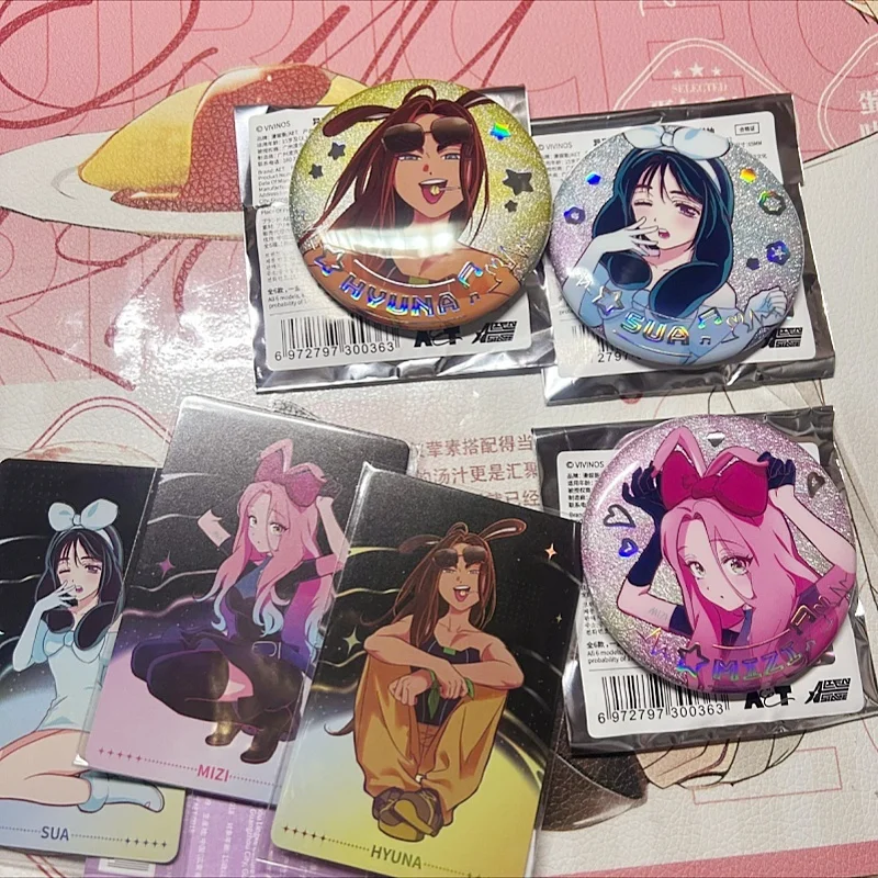 В наличии набор фотокарт с изображением инопланетянина и кролика, 6 голографических персонажей, 5,5x8,5 см, двухсторонний принт, коллекционный периферийный подарок
В наличии набор фотокарт с изображением инопланетянина и кролика, 6 голографических персонажей, 5,5x8,5 см, двухсторонний принт, коллекционный периферийный подарок