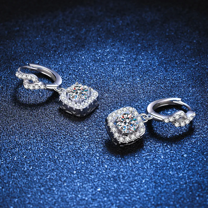 LioraGem Full-Diamond Square Wrapped Twisted Earrings, 50-Point D-Color Moissanite Earrings for Women Platinum PT950 Stamp
LioraGem Full-Diamond Square Wrapped Twisted Earrings, 50-Point D-Color Moissanite Earrings for Women Platinum PT950 Stamp