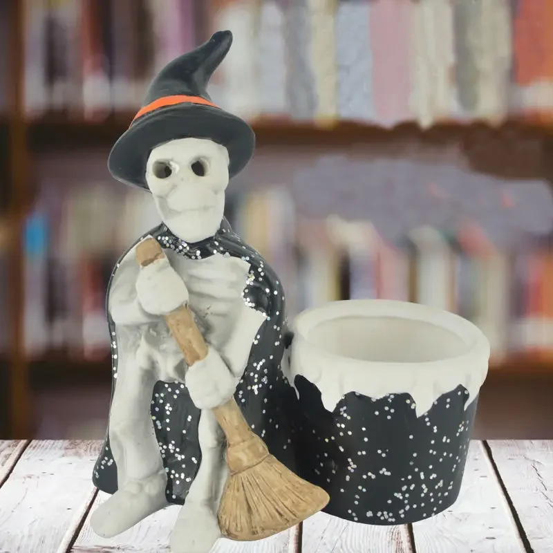 Funny Halloween Pen Holder Sweeping snowman Ashtray Creative Tricky Skull Figure Resin Craft Collection Decoration Gag gifts toy
Funny Halloween Pen Holder Sweeping snowman Ashtray Creative Tricky Skull Figure Resin Craft Collection Decoration Gag gifts toy