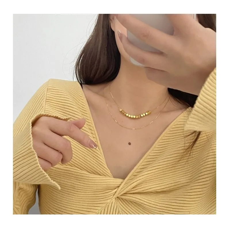 Thyroid Postoperative Occlusion Necklace Gold-plated Small Sugar Cube Collarbone Chain Exquisite Niche Versatile Temperament Adv
Thyroid Postoperative Occlusion Necklace Gold-plated Small Sugar Cube Collarbone Chain Exquisite Niche Versatile Temperament Adv
