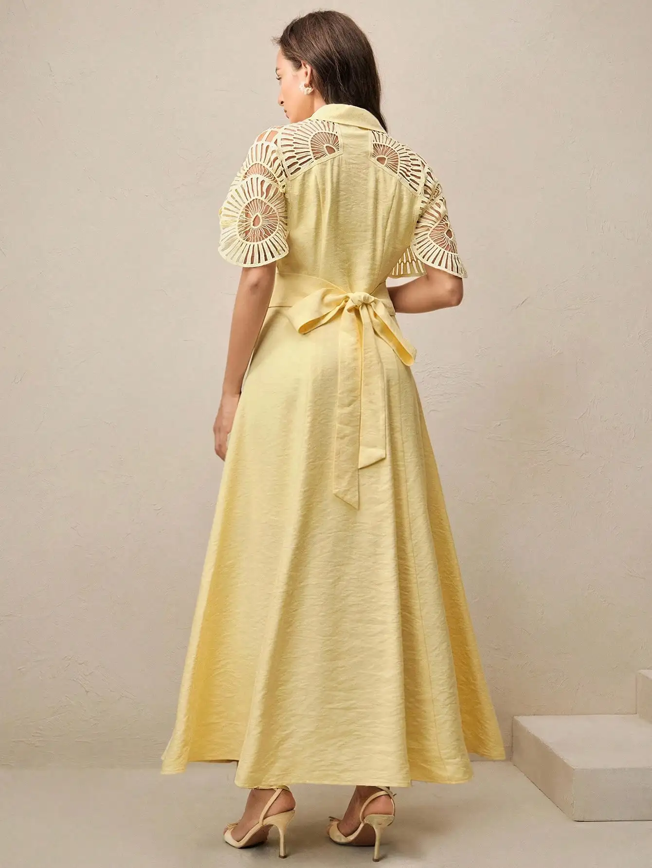 Women's Single-Breasted Hollow-Out Patchwork Long Shirt Dress
Women's Single-Breasted Hollow-Out Patchwork Long Shirt Dress