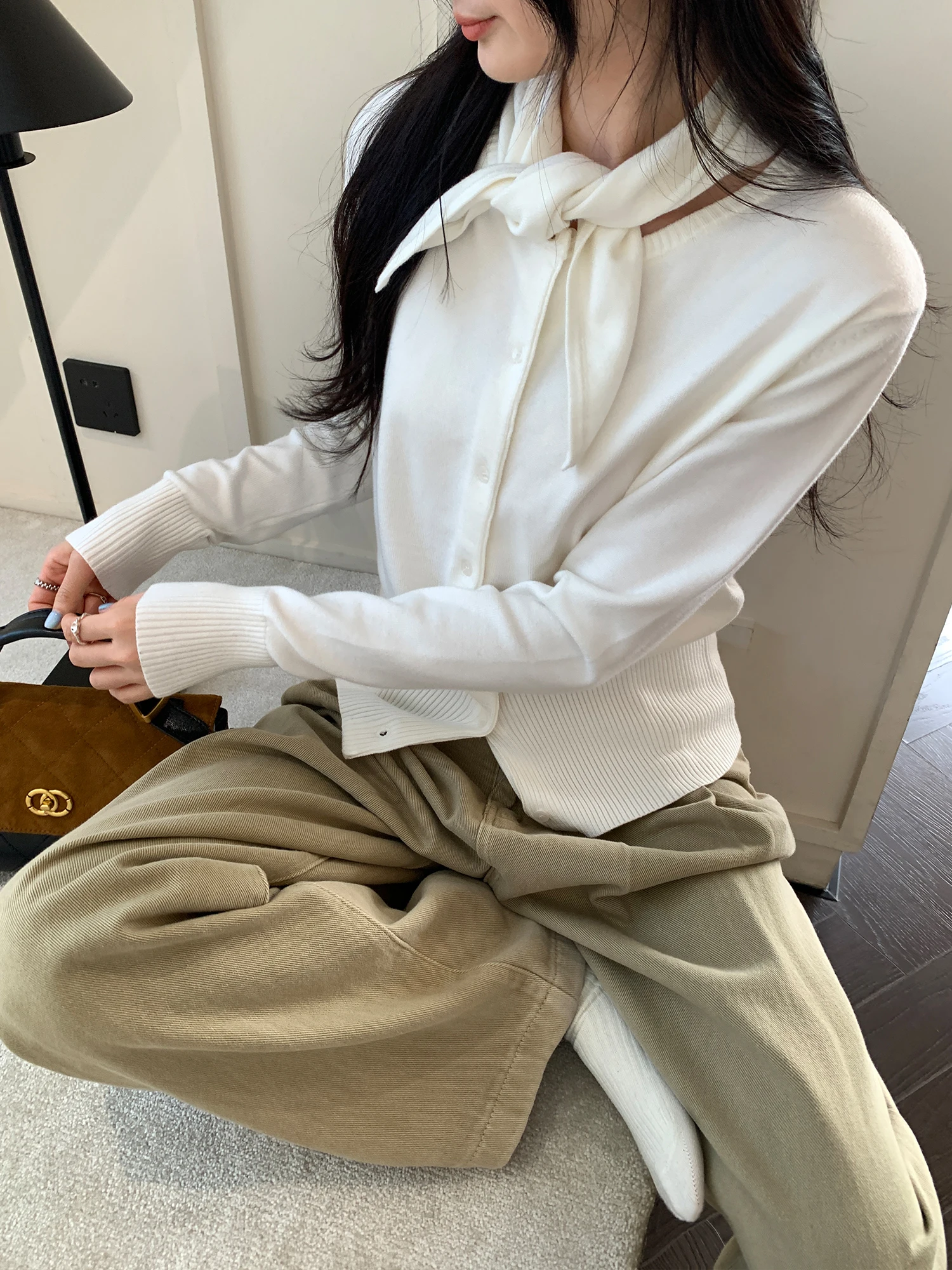 Korean Style White Belted Open Cardigan Women's Autumn Winter New Gentle High Intelligence Knitted Top Soft Loose Fit Nylon
Korean Style White Belted Open Cardigan Women's Autumn Winter New Gentle High Intelligence Knitted Top Soft Loose Fit Nylon