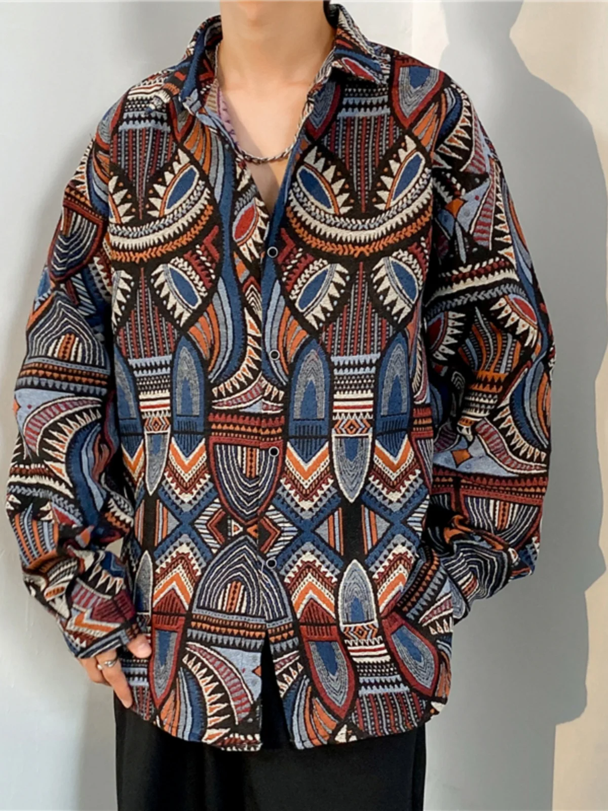 Korean Style Printed Casual Shirt Men's Loose Fit Long Sleeve Winter Fashion Thickened Color Woven Retro Floral Embroidery Top
Korean Style Printed Casual Shirt Men's Loose Fit Long Sleeve Winter Fashion Thickened Color Woven Retro Floral Embroidery Top
