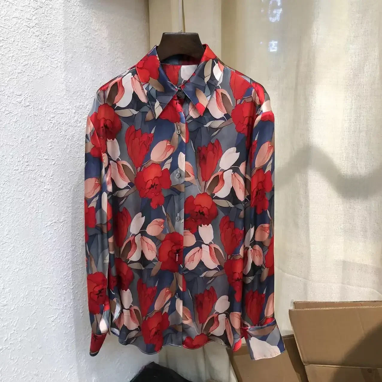 Top End Women Real Silk Printed Long Sleeve Single Breasted Slim Blouse Elegant Lady All Match Turn-down Collar Tops Shirts
Top End Women Real Silk Printed Long Sleeve Single Breasted Slim Blouse Elegant Lady All Match Turn-down Collar Tops Shirts