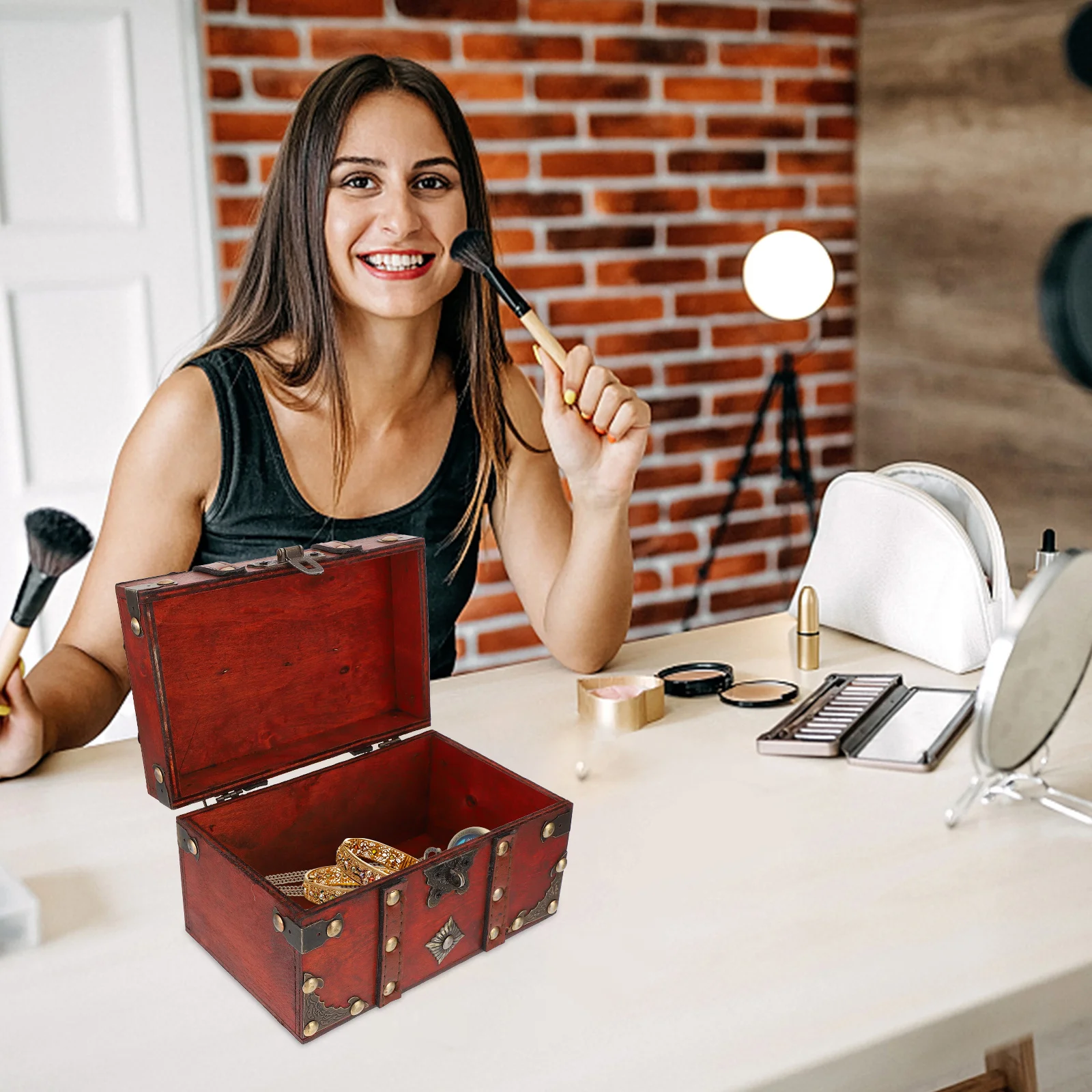 1Pcs Vintage Wooden Storage Box with Lock Compact Desk Organizer for Jewelry Stationery Keys Home Office Living Room Decor
1Pcs Vintage Wooden Storage Box with Lock Compact Desk Organizer for Jewelry Stationery Keys Home Office Living Room Decor