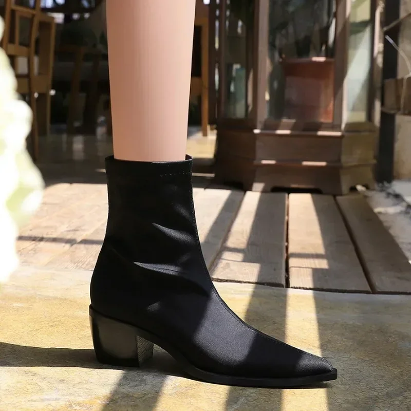 Spring Autumn Rome Women's Boots Ankle Silk 5.5CM Pointed Toe Low Heels Outdoor Solid Square Heel Platform Women Shoes
Spring Autumn Rome Women's Boots Ankle Silk 5.5CM Pointed Toe Low Heels Outdoor Solid Square Heel Platform Women Shoes