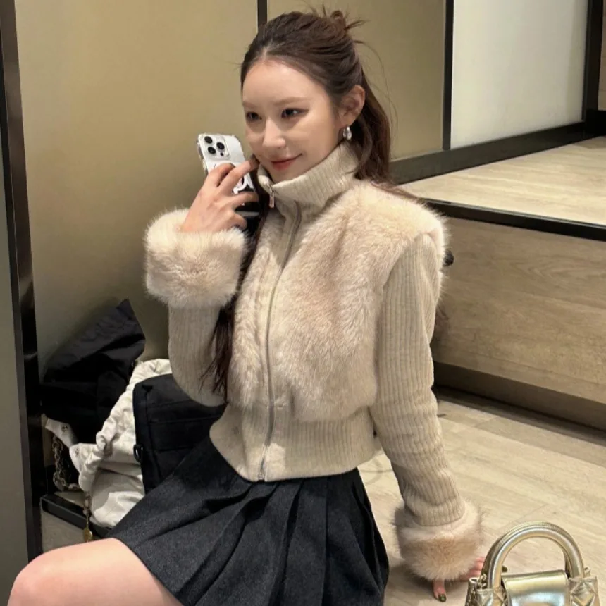 Autumn Winter Vintage Lapel Fur Knitted Patchwork Slim Fit Coat Women High End Versatile Warm Plu Open Cardigan
Autumn Winter Vintage Lapel Fur Knitted Patchwork Slim Fit Coat Women High End Versatile Warm Plu Open Cardigan