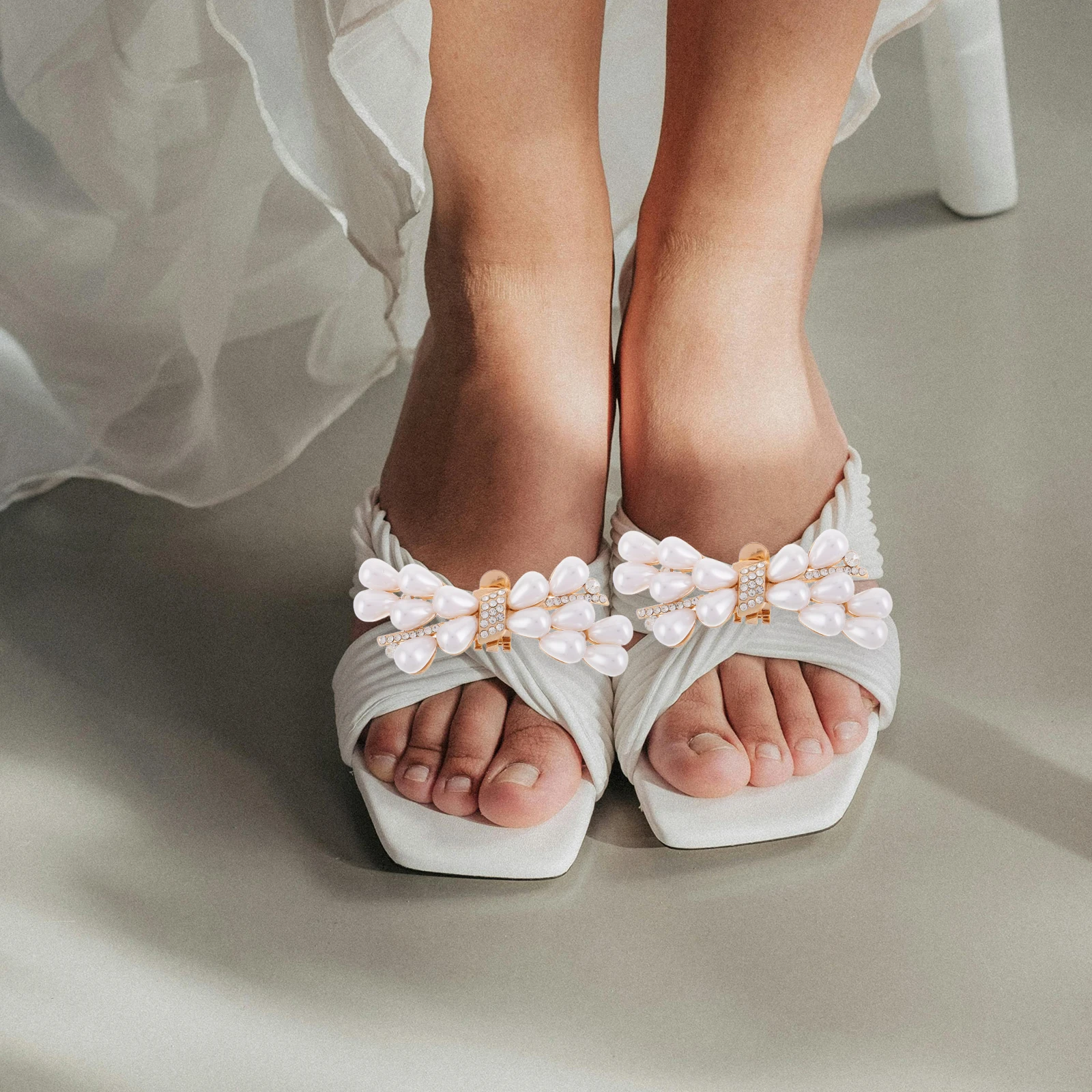 2Pcs Detachable Shoe Buckles Elegant High Heels Shoe Jewelry Pearls Clip Bridal Wedding Party Decorations Detachable Shoelace
2Pcs Detachable Shoe Buckles Elegant High Heels Shoe Jewelry Pearls Clip Bridal Wedding Party Decorations Detachable Shoelace