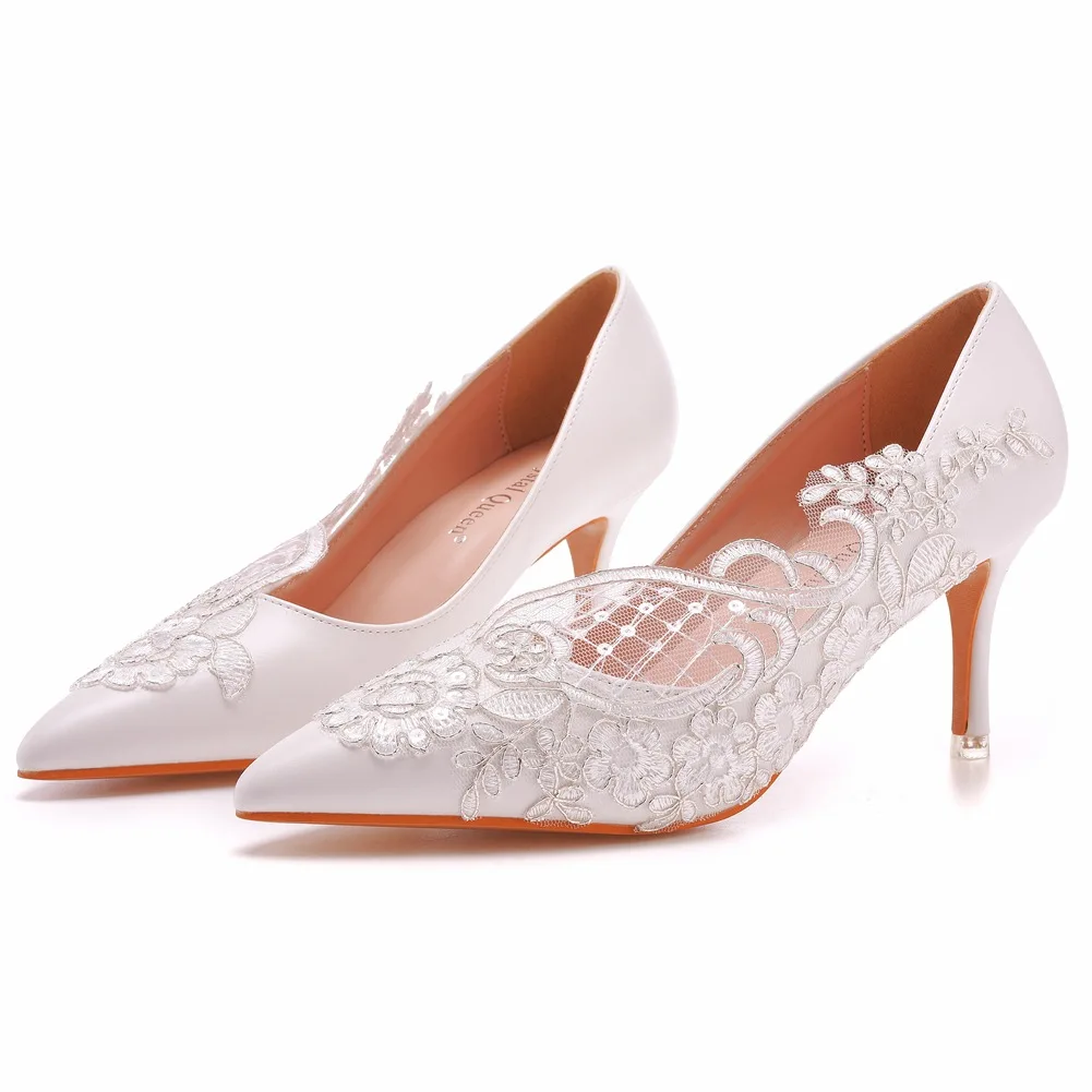 7cm slim, medium high heels, pointed toe, foreign trade plus size women's lace wedding shoes
7cm slim, medium high heels, pointed toe, foreign trade plus size women's lace wedding shoes