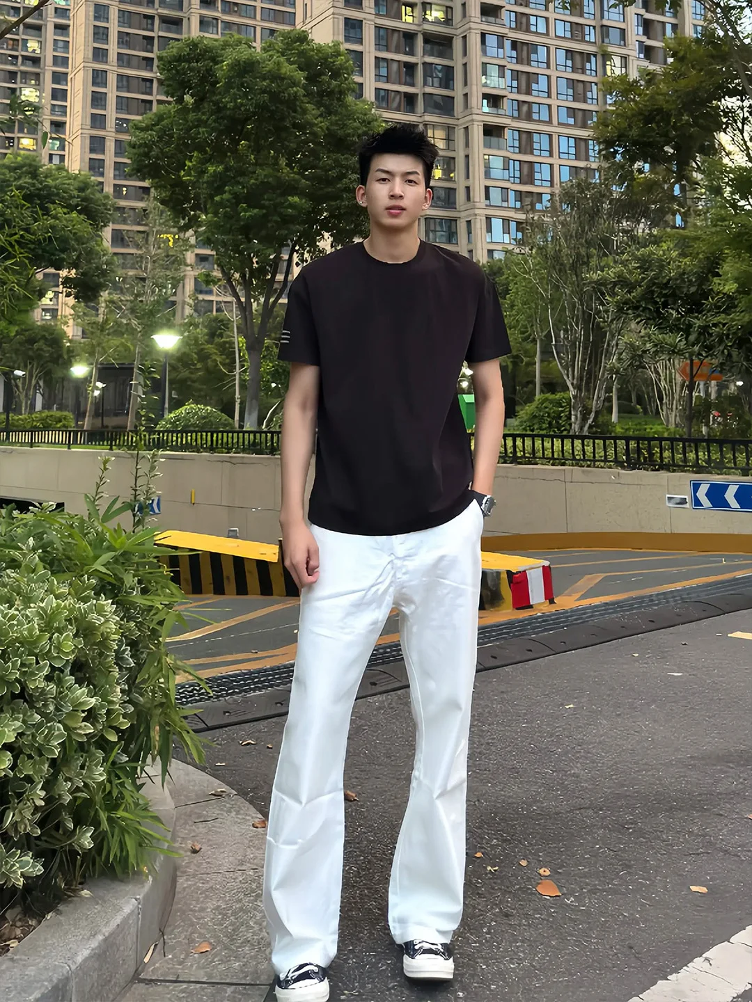 Белые мужские брюки-клеш прямого кроя, весенне-осенние, длинные, эластичные, зауженные, повседневные, однотонные, молодежные, стильные
Белые мужские брюки-клеш прямого кроя, весенне-осенние, длинные, эластичные, зауженные, повседневные, однотонные, молодежные, стильные