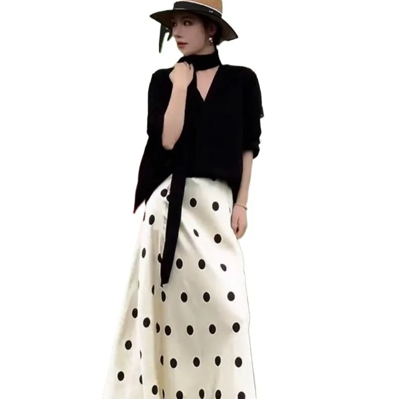 French High-end Casual and Elegant Set for Women 2026 Summer Featuring A V-neck Ribbon Shirt and Polka Dot Skirt A Two-piece Set
French High-end Casual and Elegant Set for Women 2026 Summer Featuring A V-neck Ribbon Shirt and Polka Dot Skirt A Two-piece Set