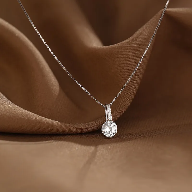 s925 silver moissanite Pendant Necklace Elegant Women's Accessories for Wedding Classic Jewelry
s925 silver moissanite Pendant Necklace Elegant Women's Accessories for Wedding Classic Jewelry