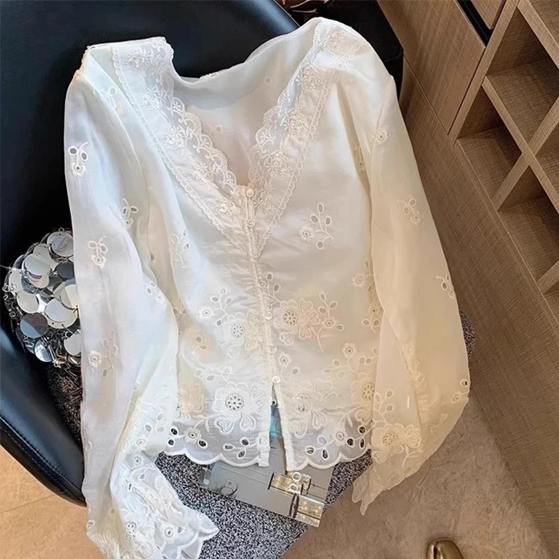 Women Elegant V Neck Hollow Out Blouses Vintage Lace Shirts Summer Ladies Korean Patchwork Long Sleeve Casual Design Tops New
Women Elegant V Neck Hollow Out Blouses Vintage Lace Shirts Summer Ladies Korean Patchwork Long Sleeve Casual Design Tops New