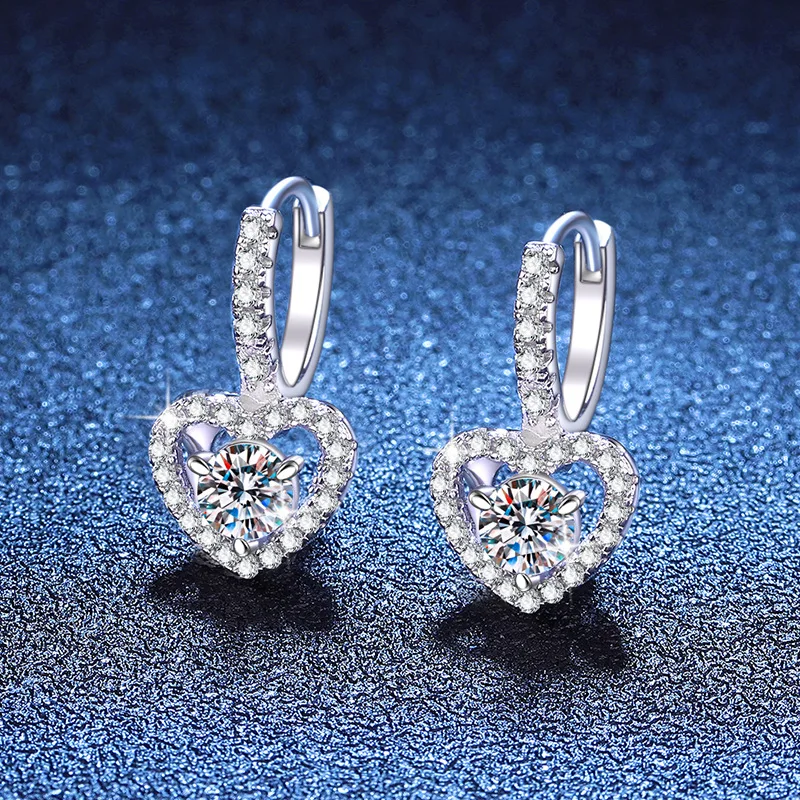 PT950 Platinum Set with 1 Carat Moissanite Earrings, High Grade Love Earrings, Female Diamond Earrings, PT950 Imprint
PT950 Platinum Set with 1 Carat Moissanite Earrings, High Grade Love Earrings, Female Diamond Earrings, PT950 Imprint